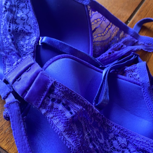 CalvinKlein Provocative Lace Underwire Bra 36C Never Worn - Picture 4 of 6